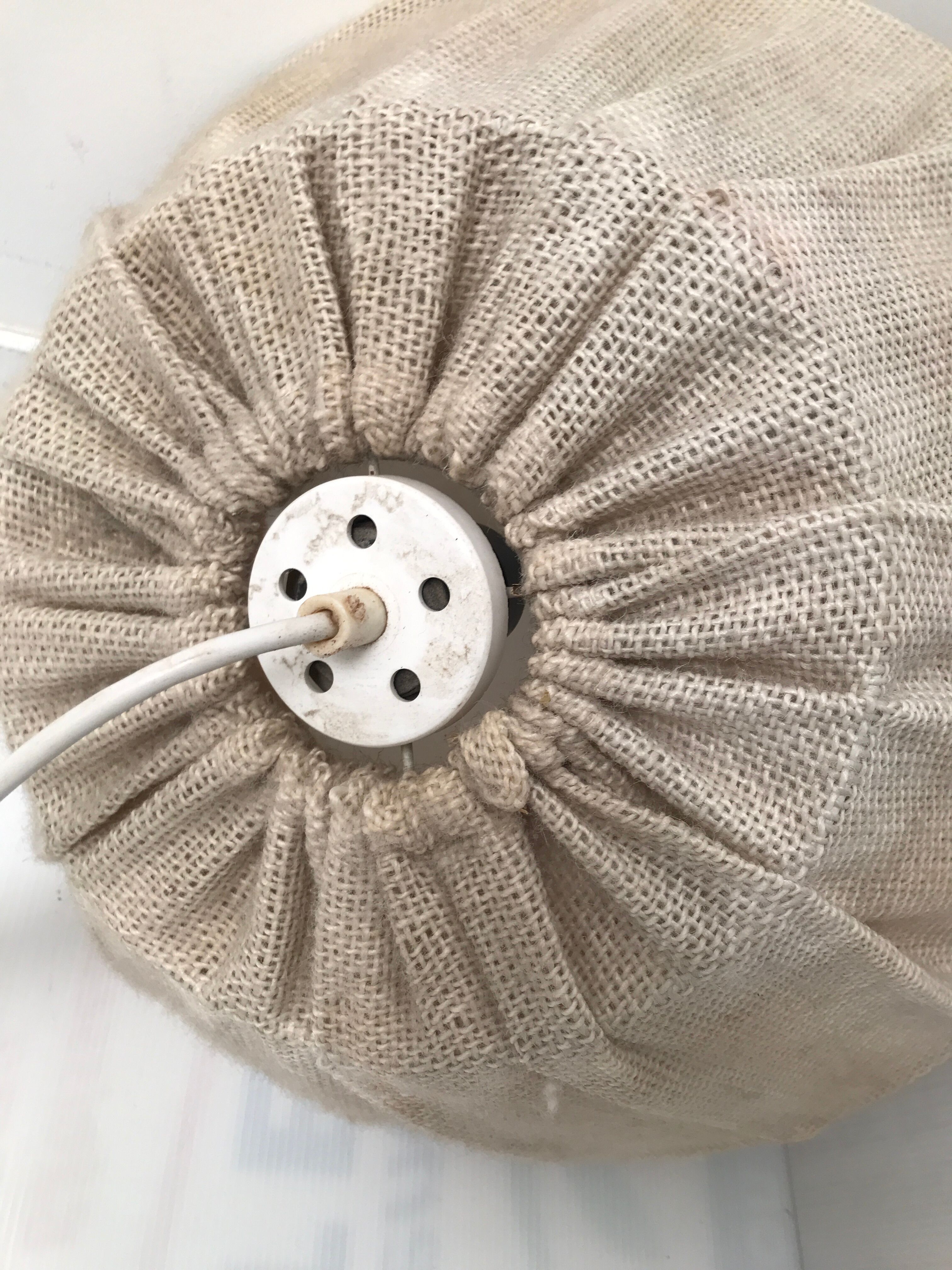 Hanging lamp in linen wood and wool