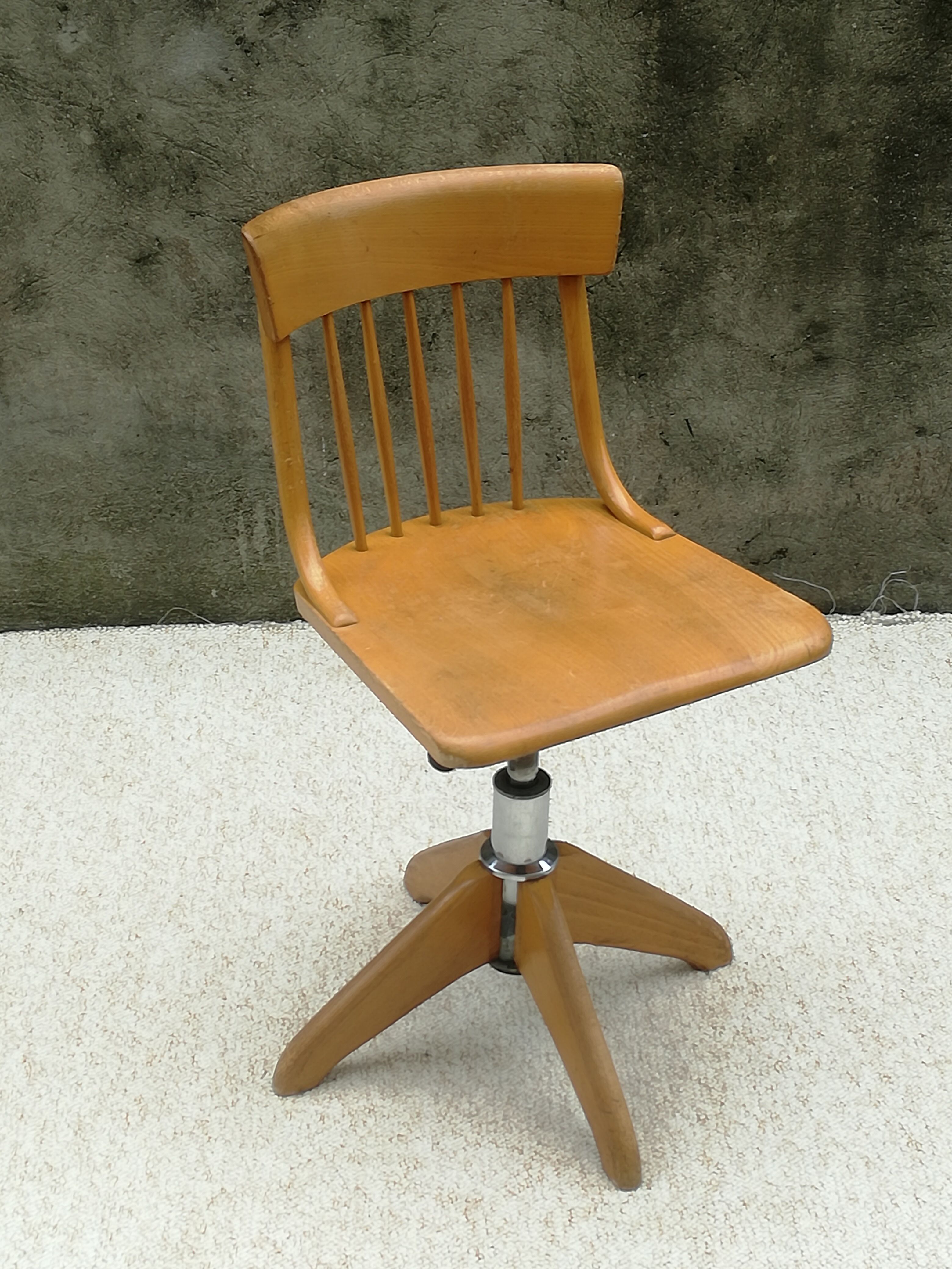 Stoll office chair, swivelling and adjustable in height