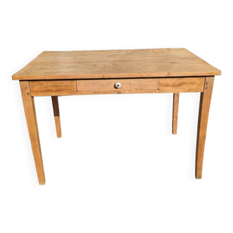 Farm table