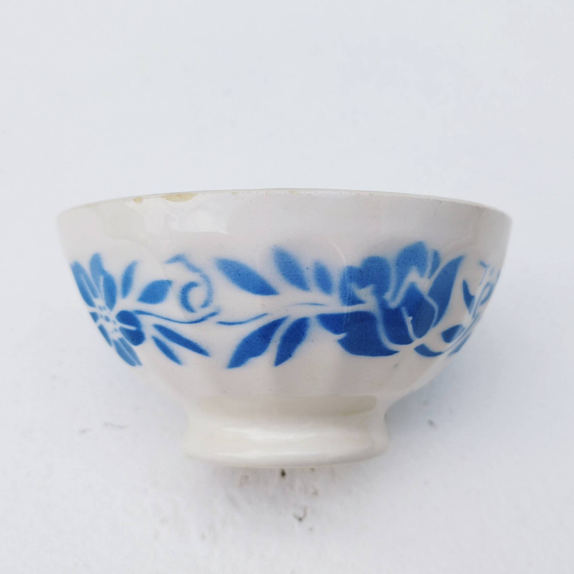 Vintage blue floral decor earthenware bowl