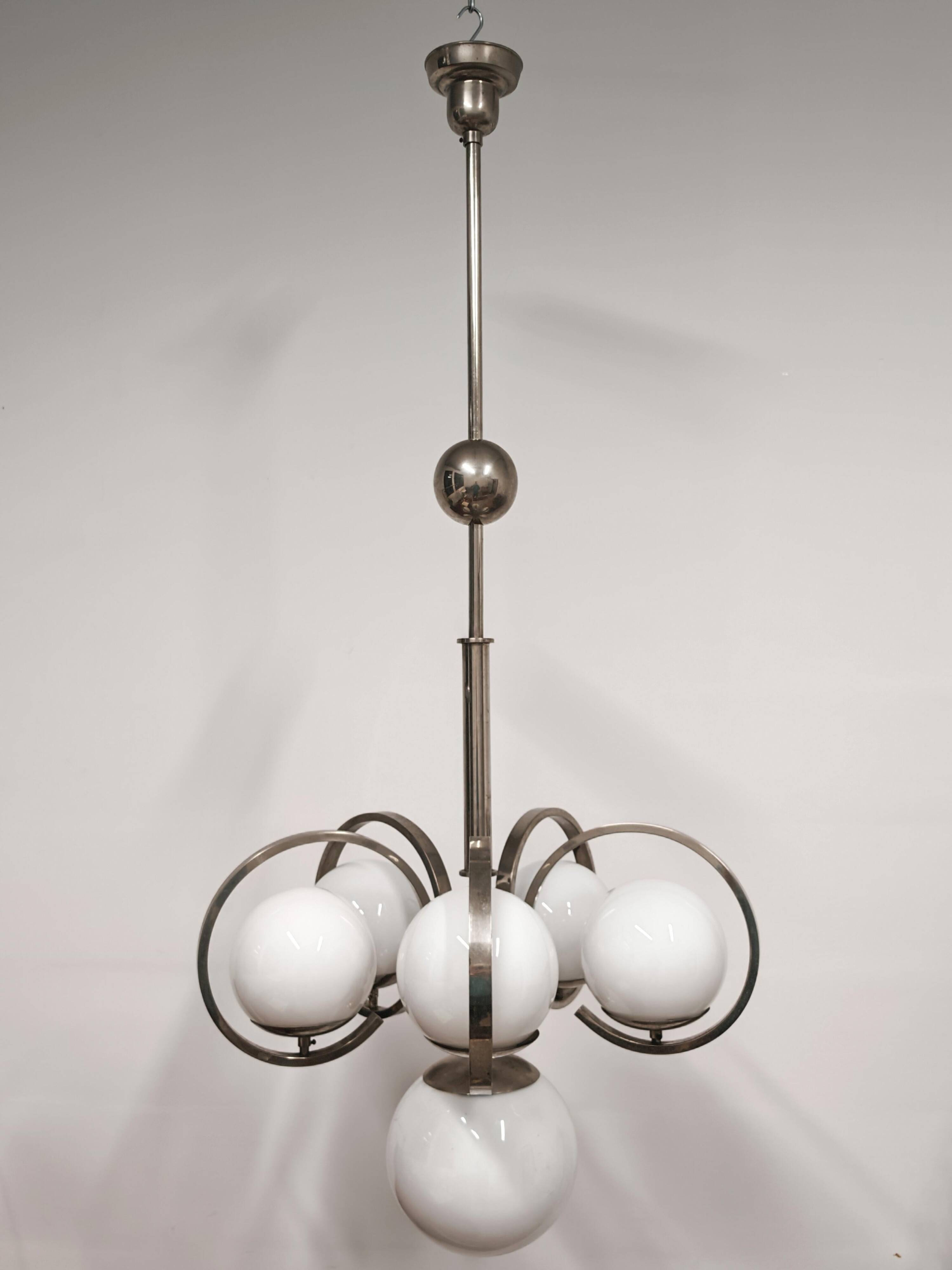 Grand Bauhaus chandelier in nickel-plated brass and opal glass.