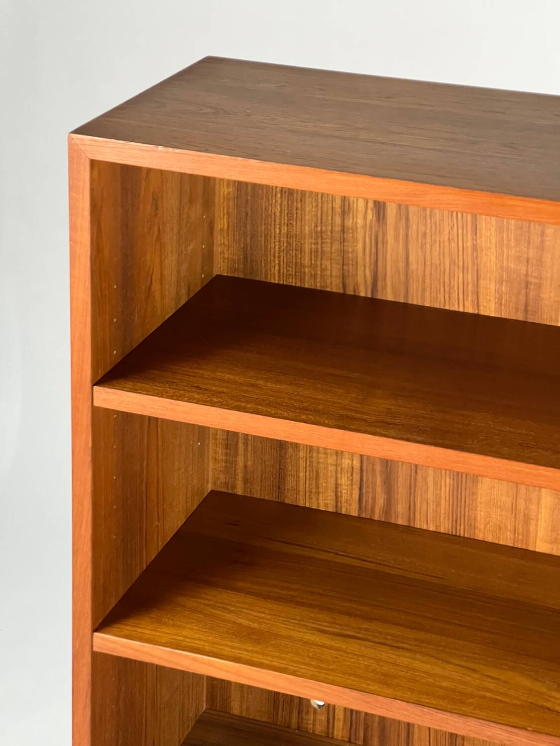 Buffet haut vintage Schrank, design danois, années 1960, milieu du siècle