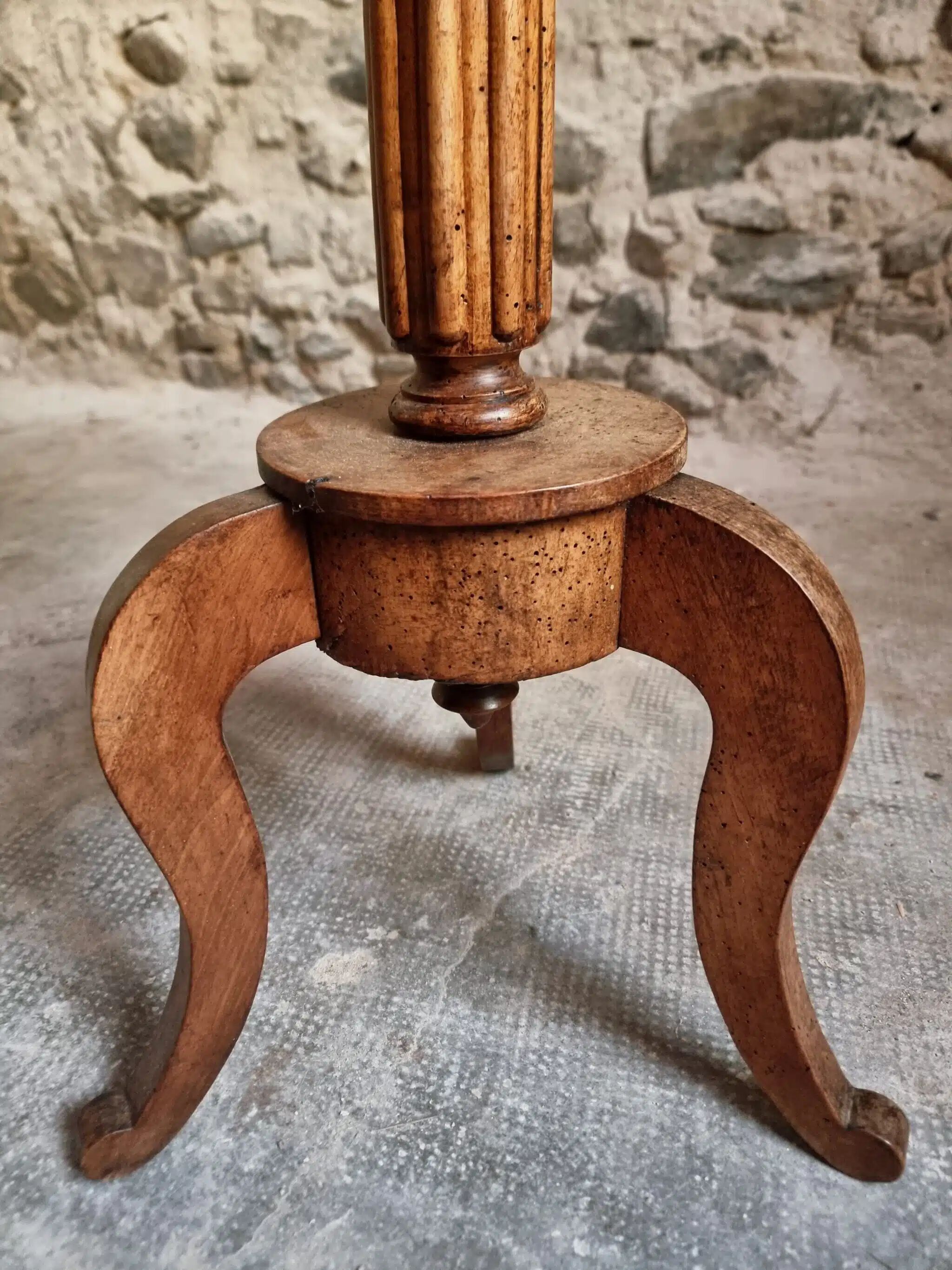 Louis XVI antique guéridon, round pedestal table, solid walnut, circa 1900.