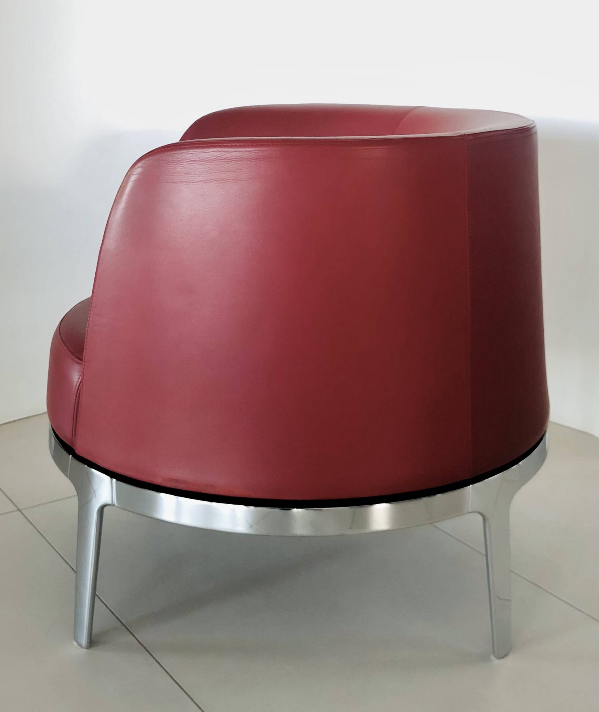 Fauteuil rotatif en cuir Bordeaux par Carl Öjerstam pour Materia, Suède post 2000