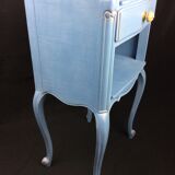 Old bedside table makeover