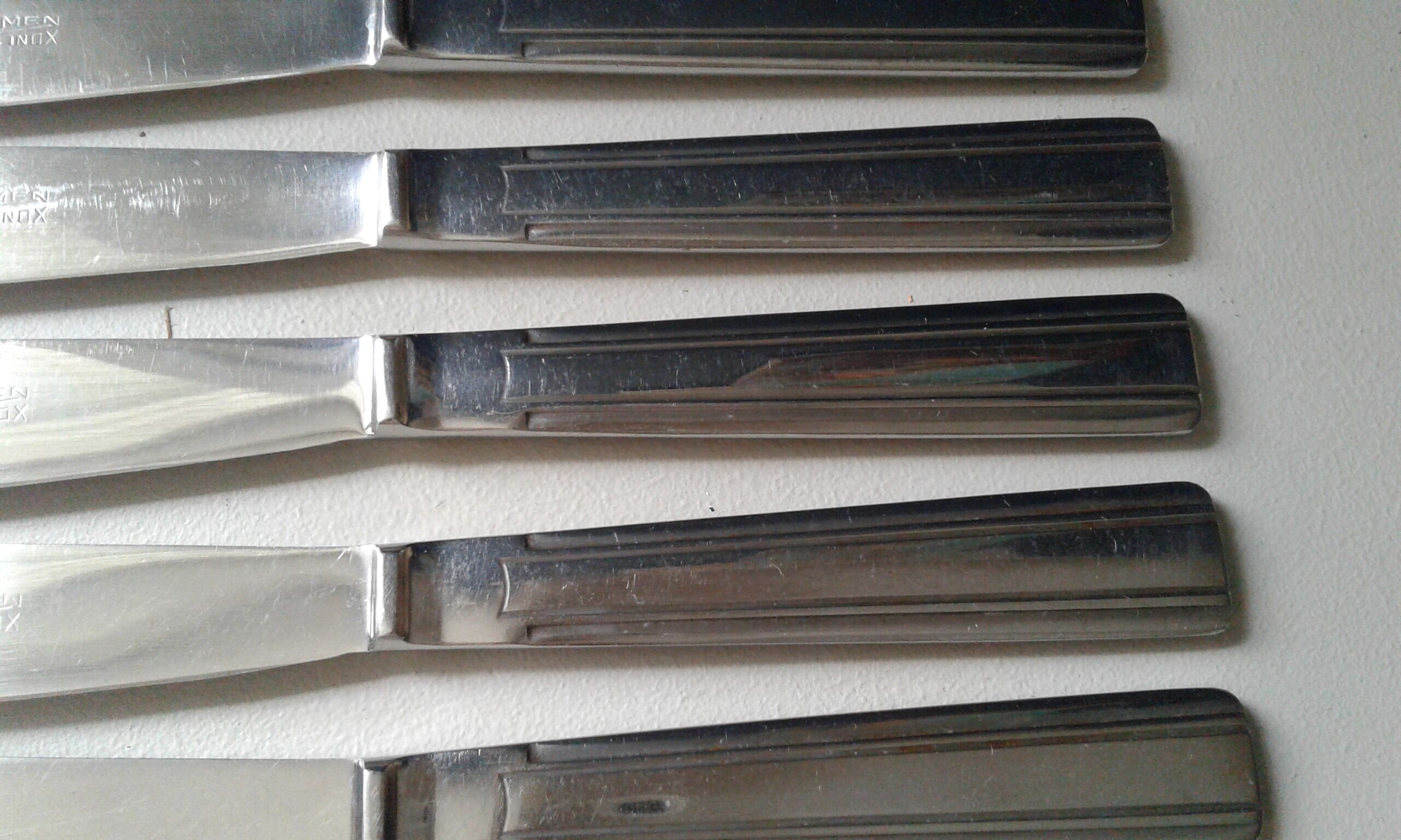 Box 11 stainless steel knives. vintage