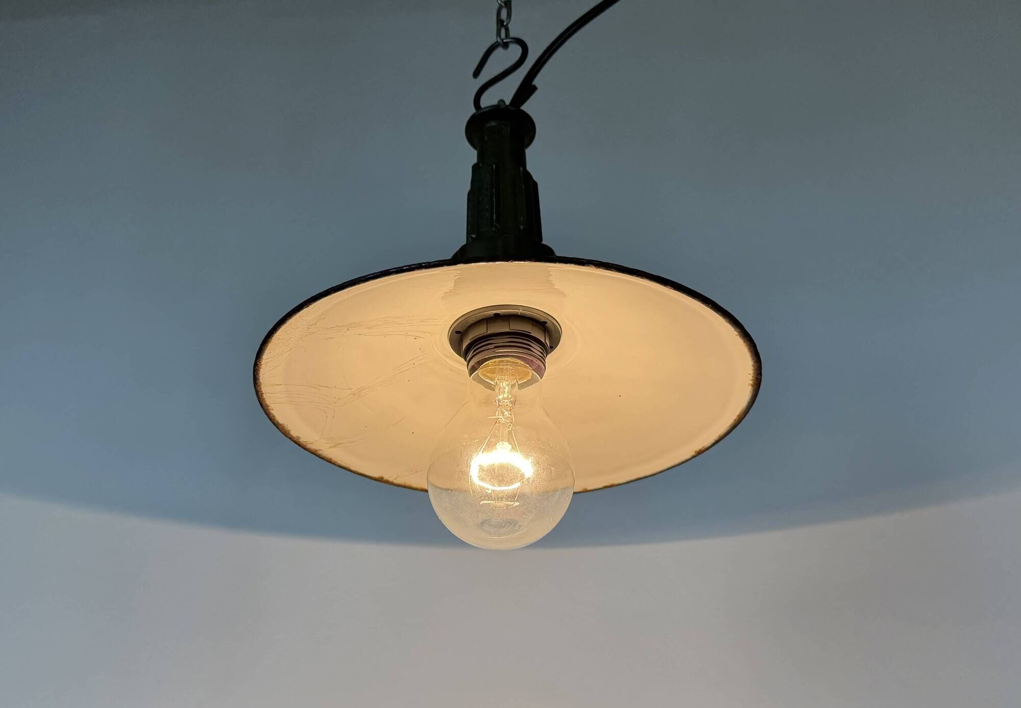 Industrial Green Enamel Military Pendant Lamp with Cast Aluminium Top, 1960