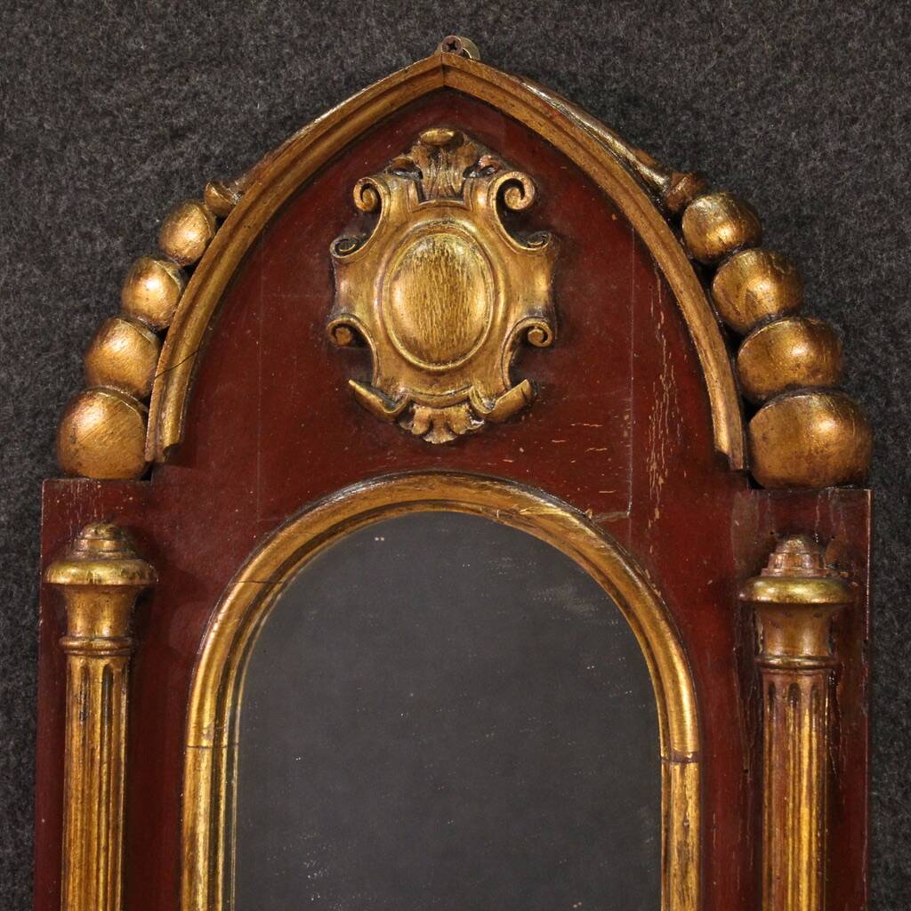 Paire de miroirs néogothiques du XXe siècle