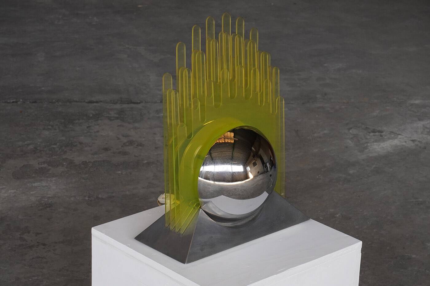 Sergio Giobbi and Patrizia Innocenti for Metalmobili 'Sfera' table lamp, Italy 1970s