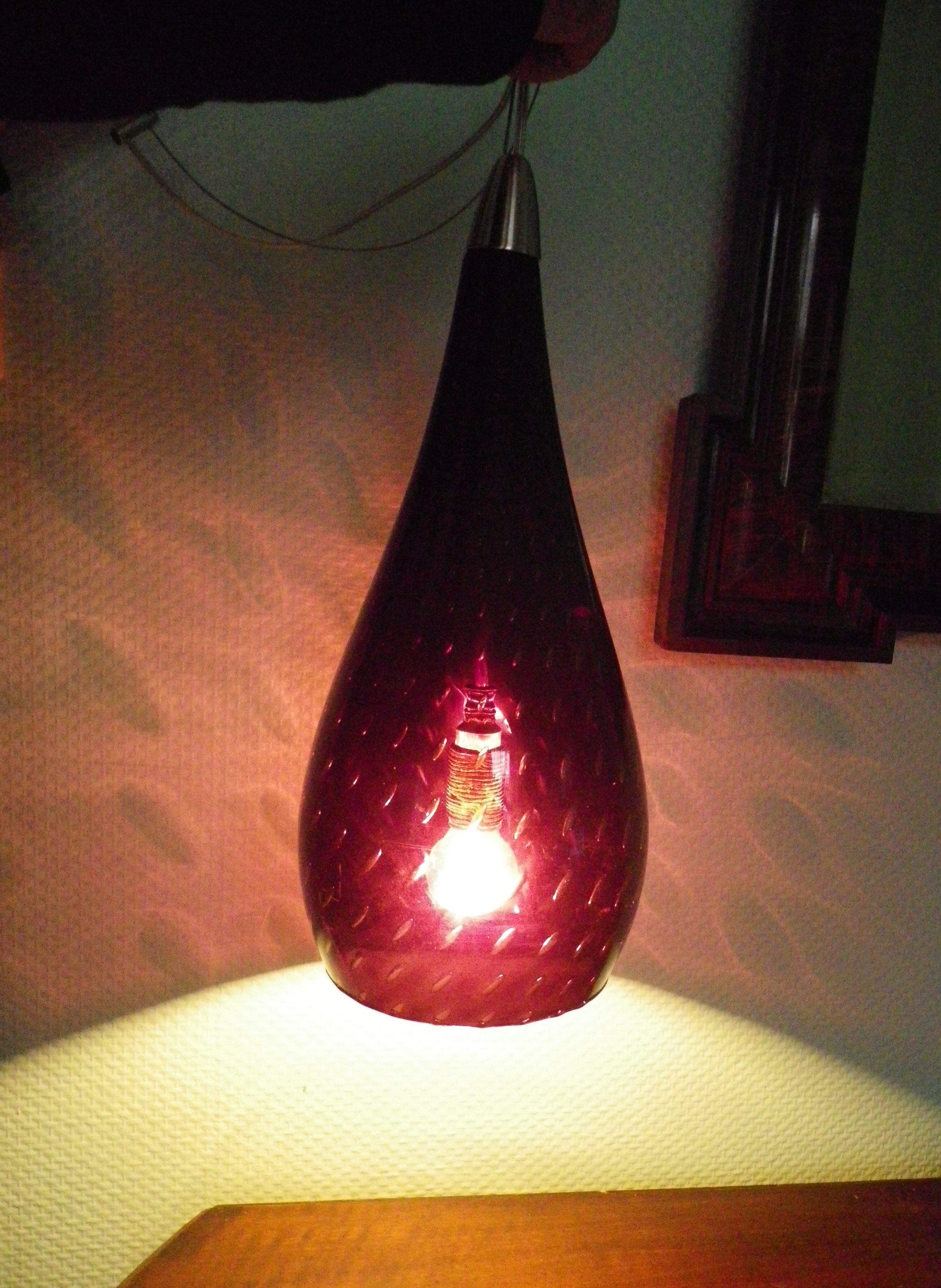 Suspension signed Vianne, inverted drop in glass lined black nuanced and purple interior