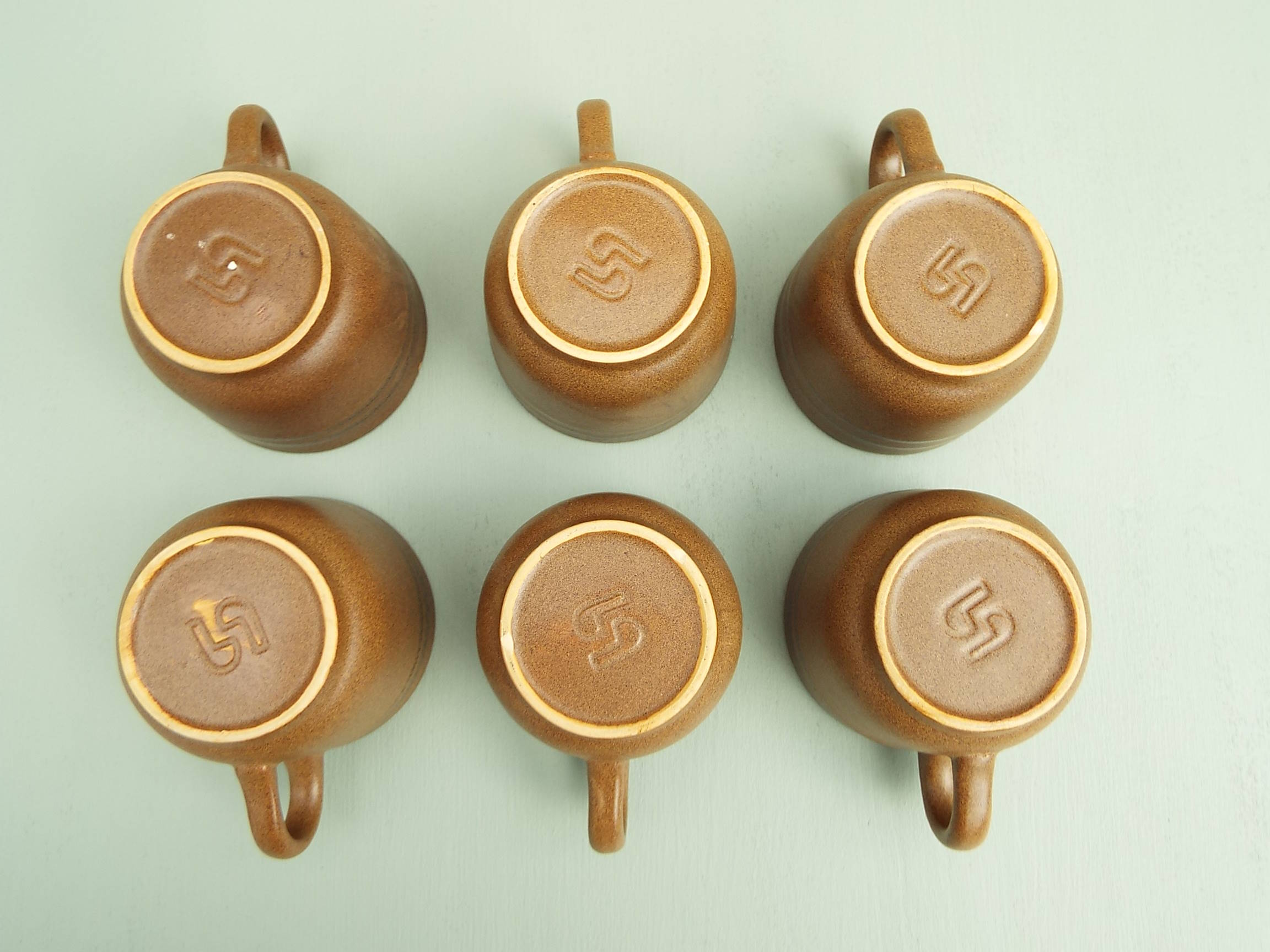 6 stoneware cups