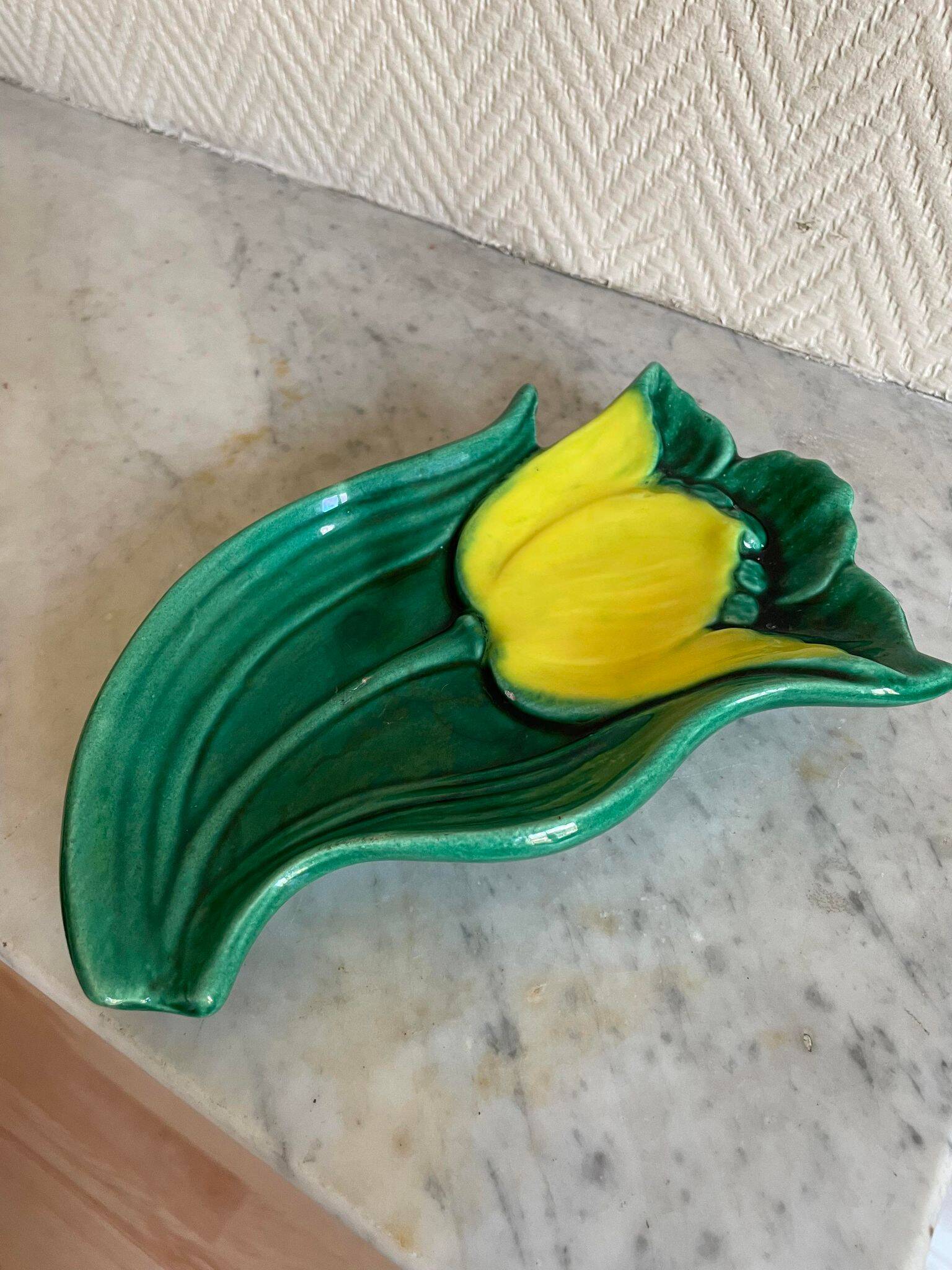 Spoon rest or pocket tray with tulip decor signed Vallauris