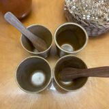 Ensemble de 4 tasses verres gobelets en grès Digoin et cuillères en bois