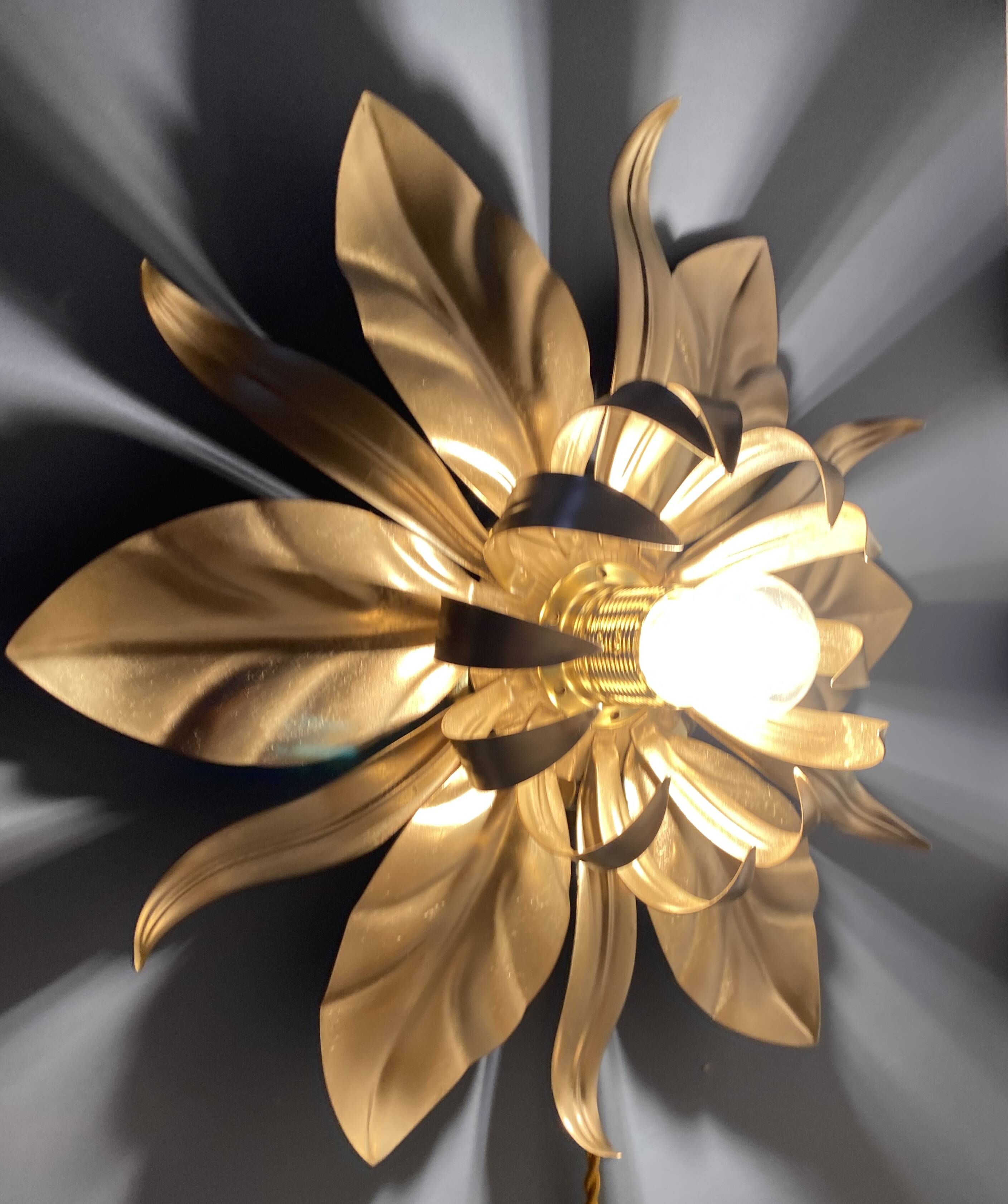 Vintage wall light in gold metal