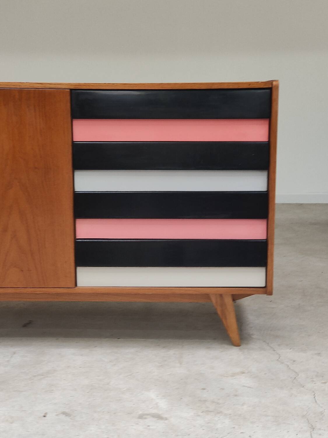 U-460 pink sideboard by Jiri Jiroutek for Interier Praha 60's