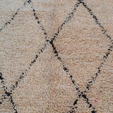 Beni Ouaren carpet measuring 177x125 cm