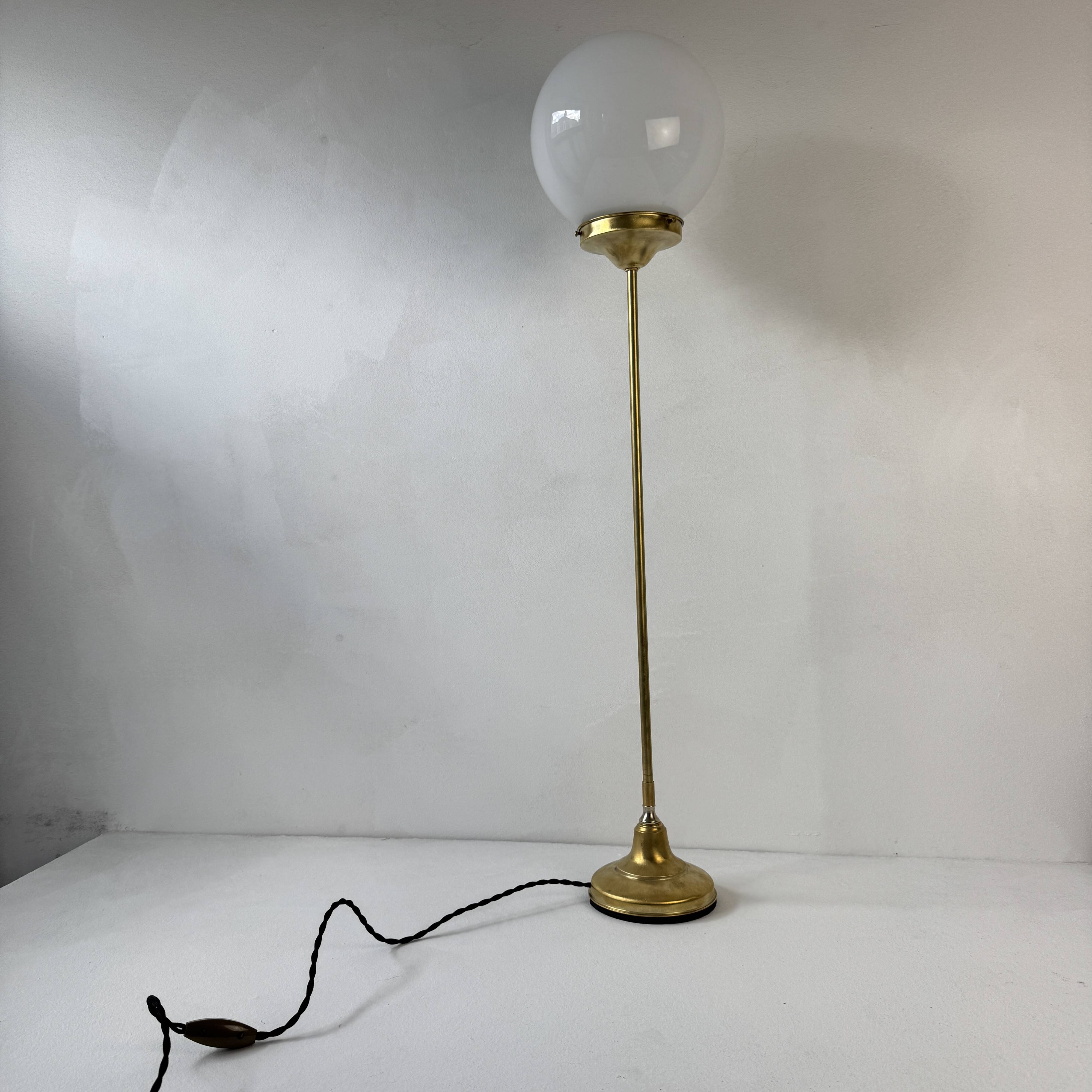 VINTAGE XXL OPALINE TABLE LAMP