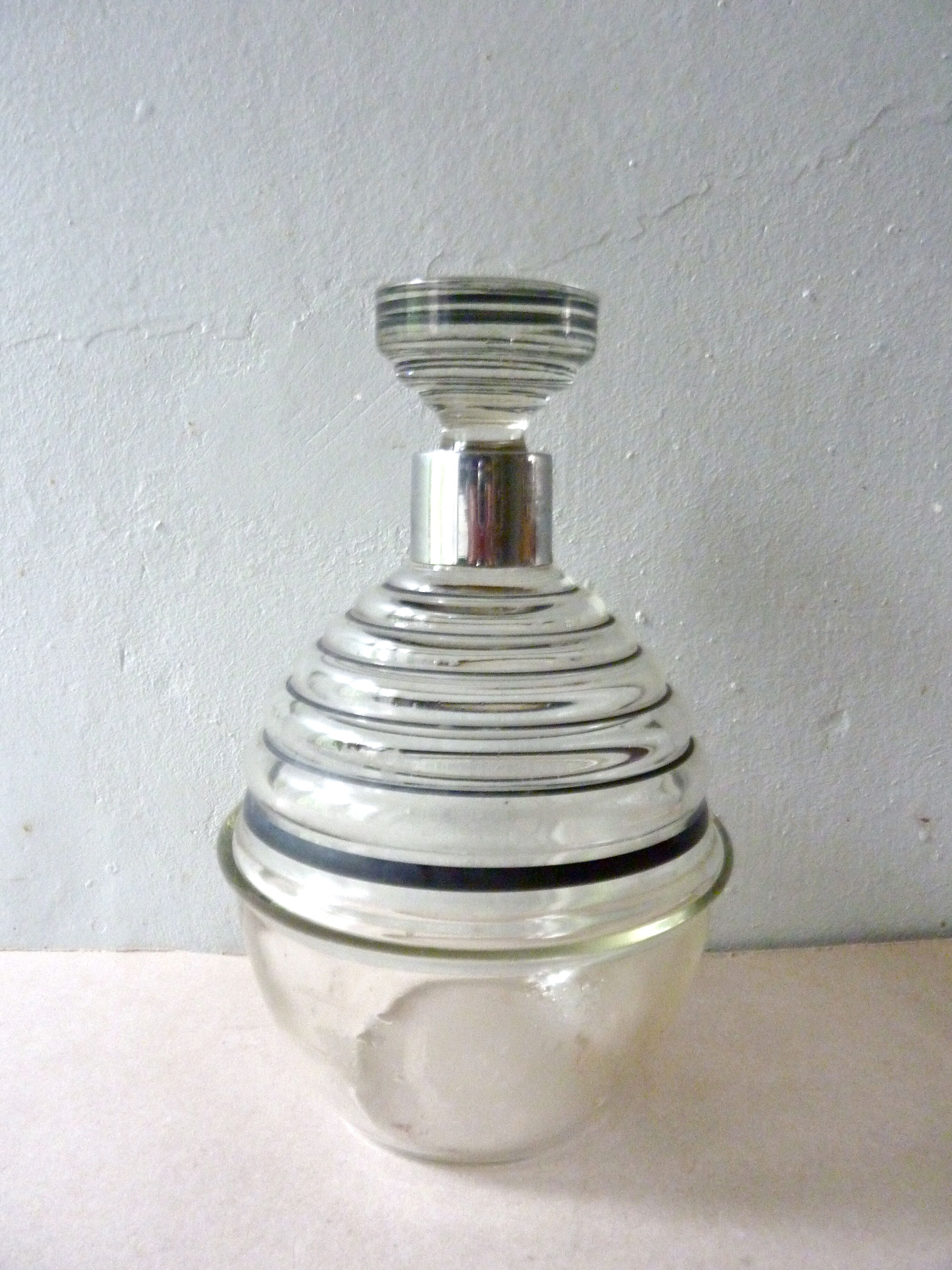 Art Deco decanter in glass and silver metal