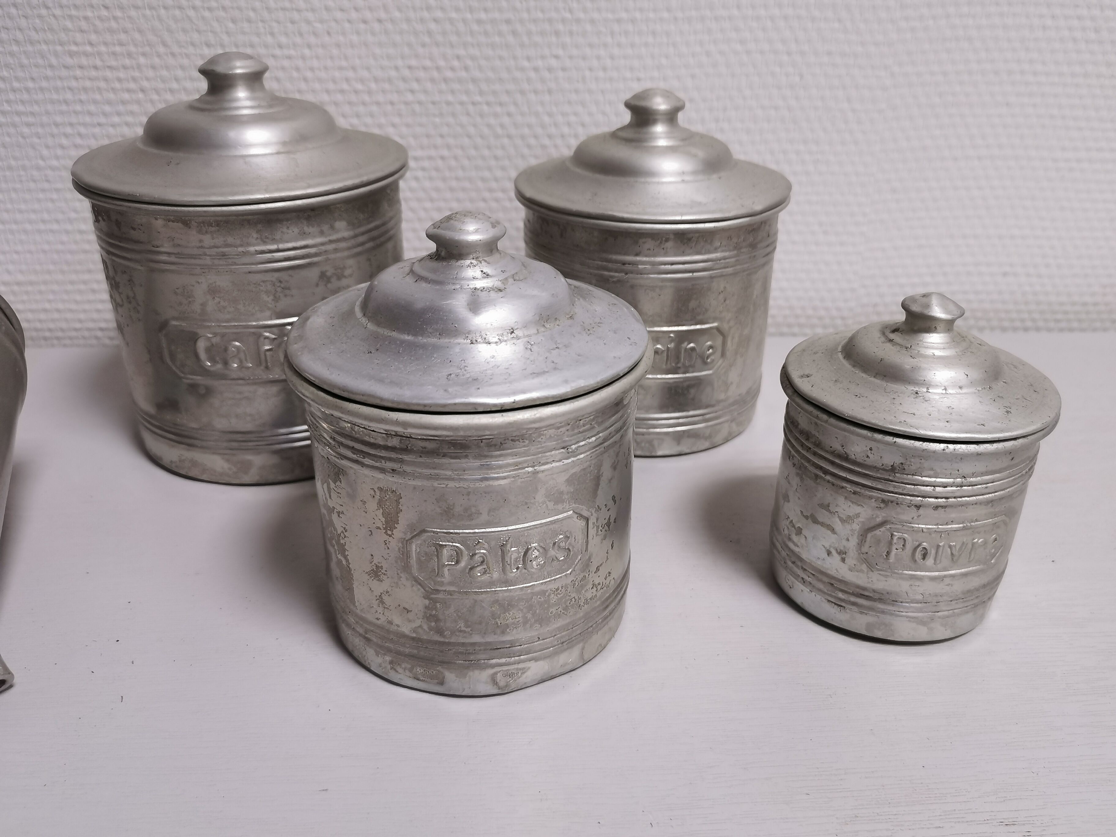 Série d'anciens pot à épices
