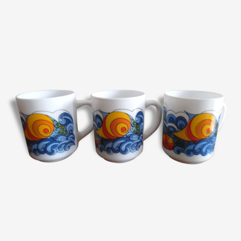 Trois  mugs année 70