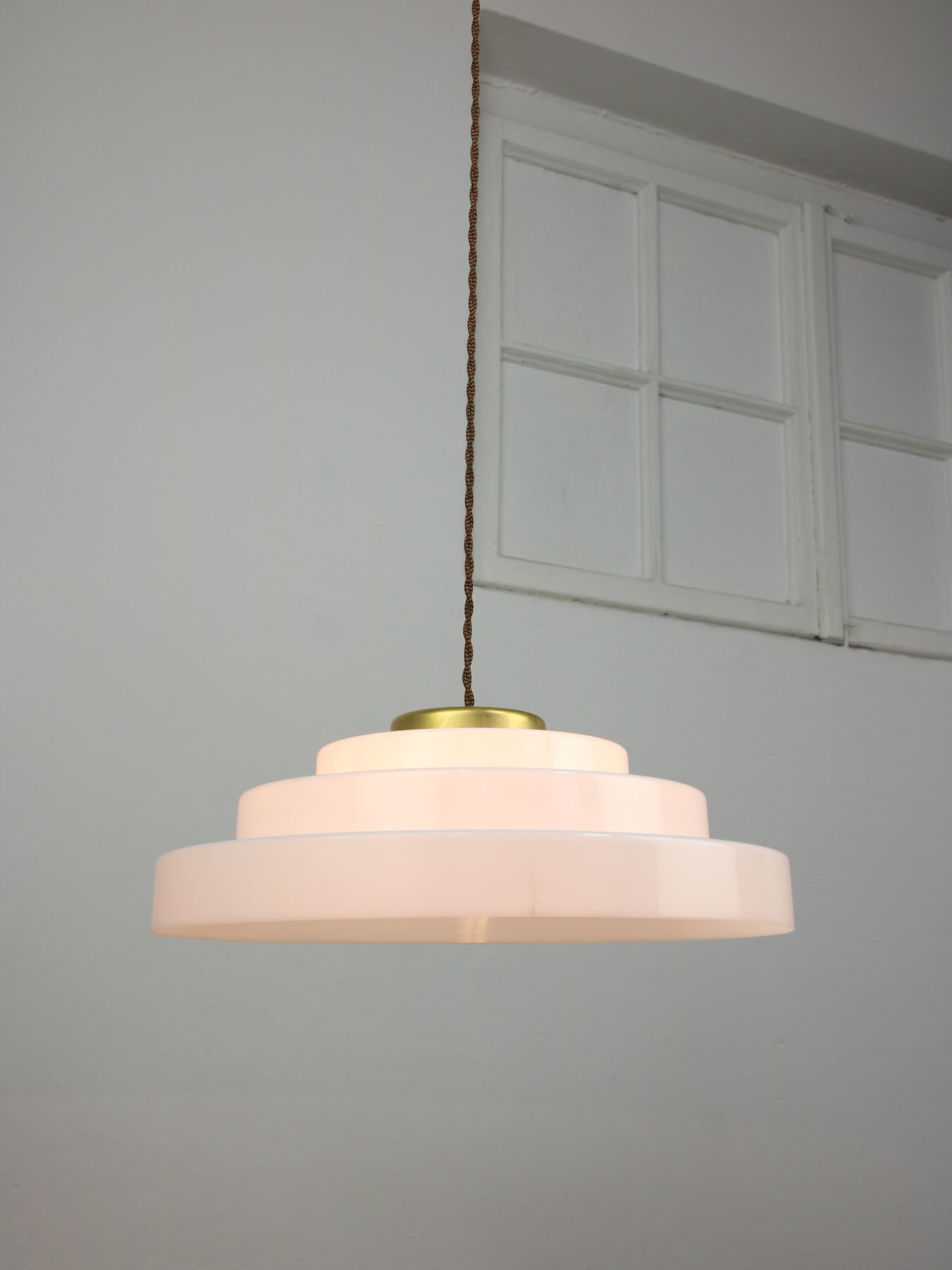 Mid-century cascade brass and plexiglass pendant lamp