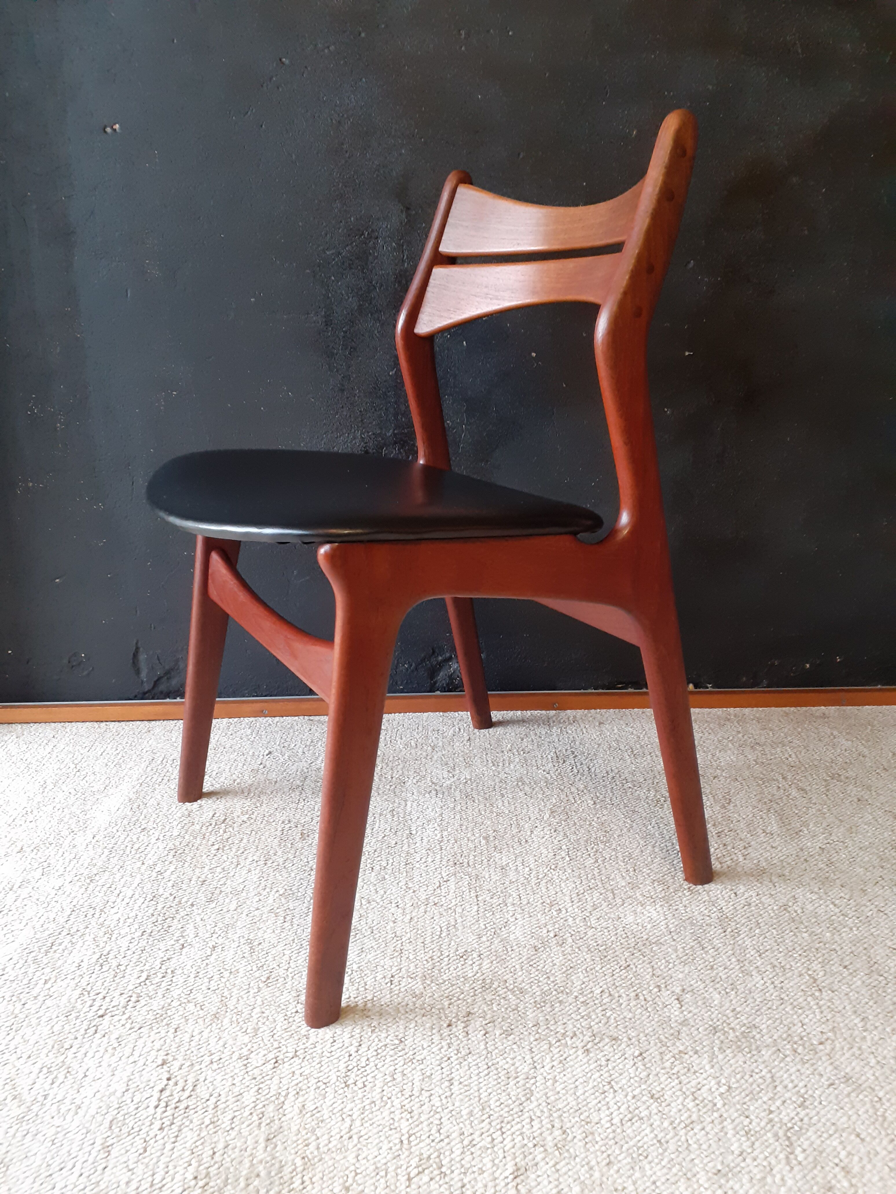 4 Danish chairs in solid teak, model 310 , design Erik Buch