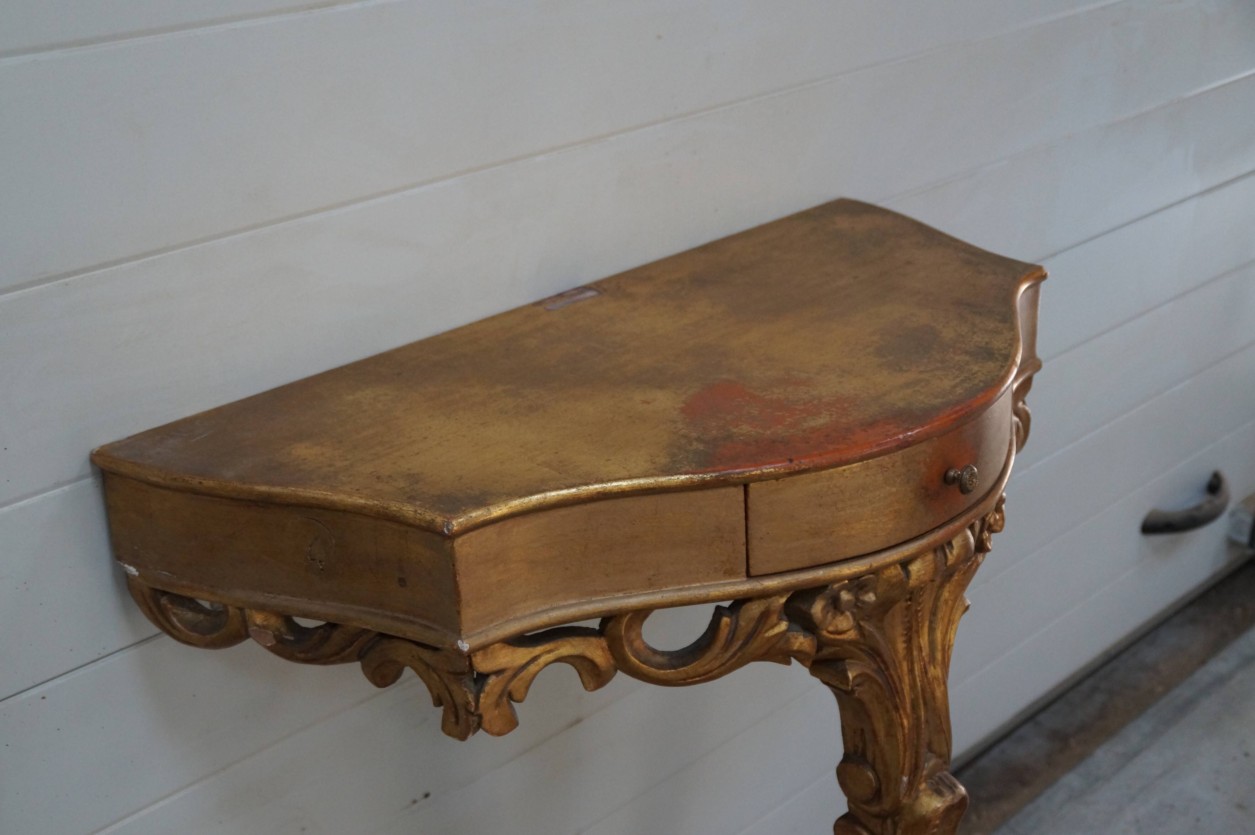Console applique de style Louis XV