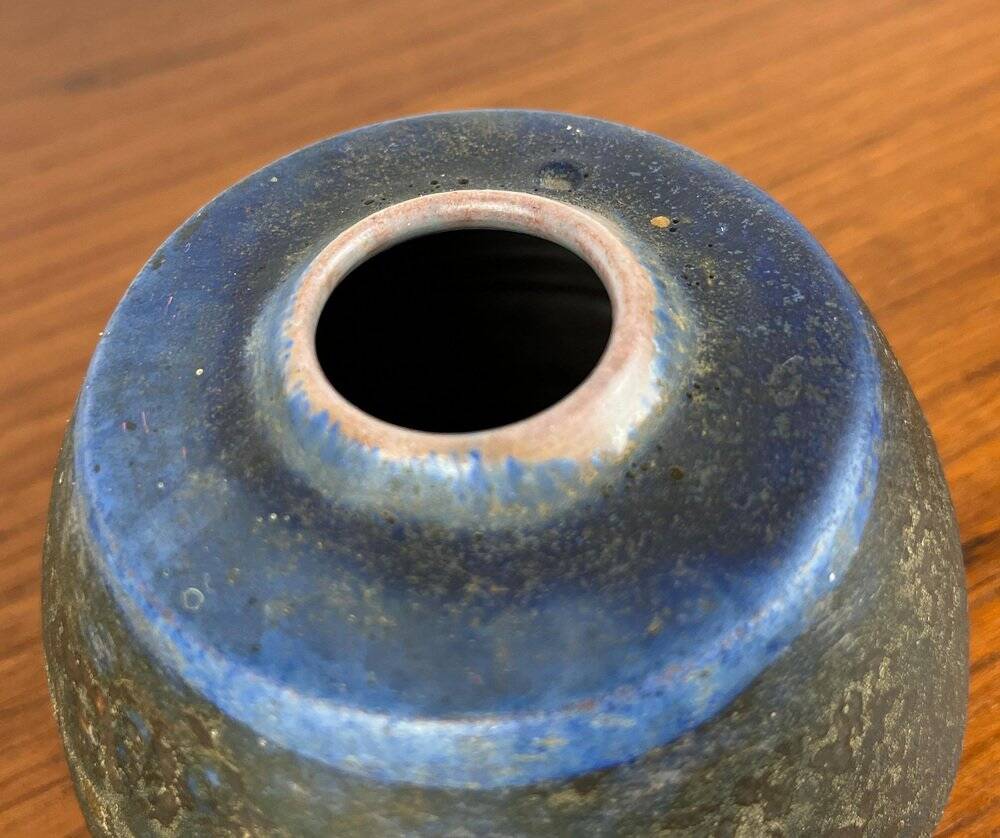 Brutalist studio pottery vase by Lu and Gerd Grove, mid-century, 1962.