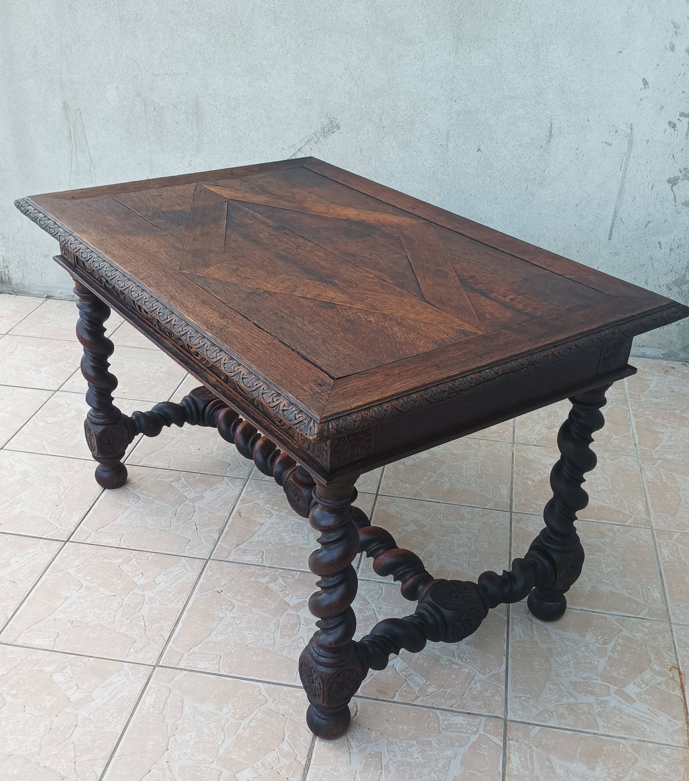 Bureau Louis XIII en chêne 19ème
