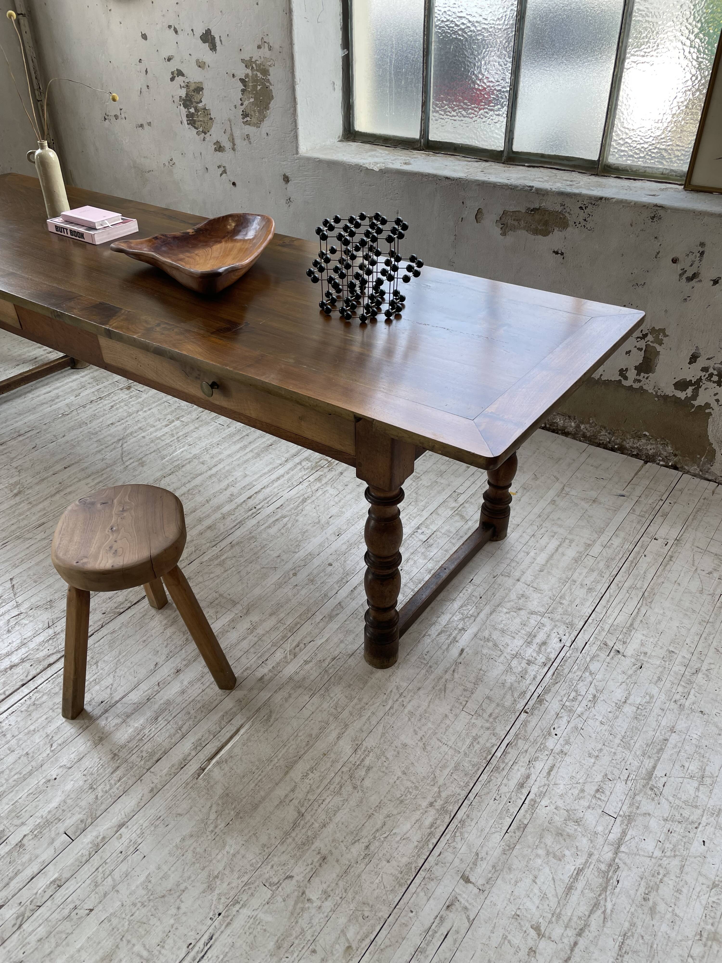 Table of draper firm walnut 260cm