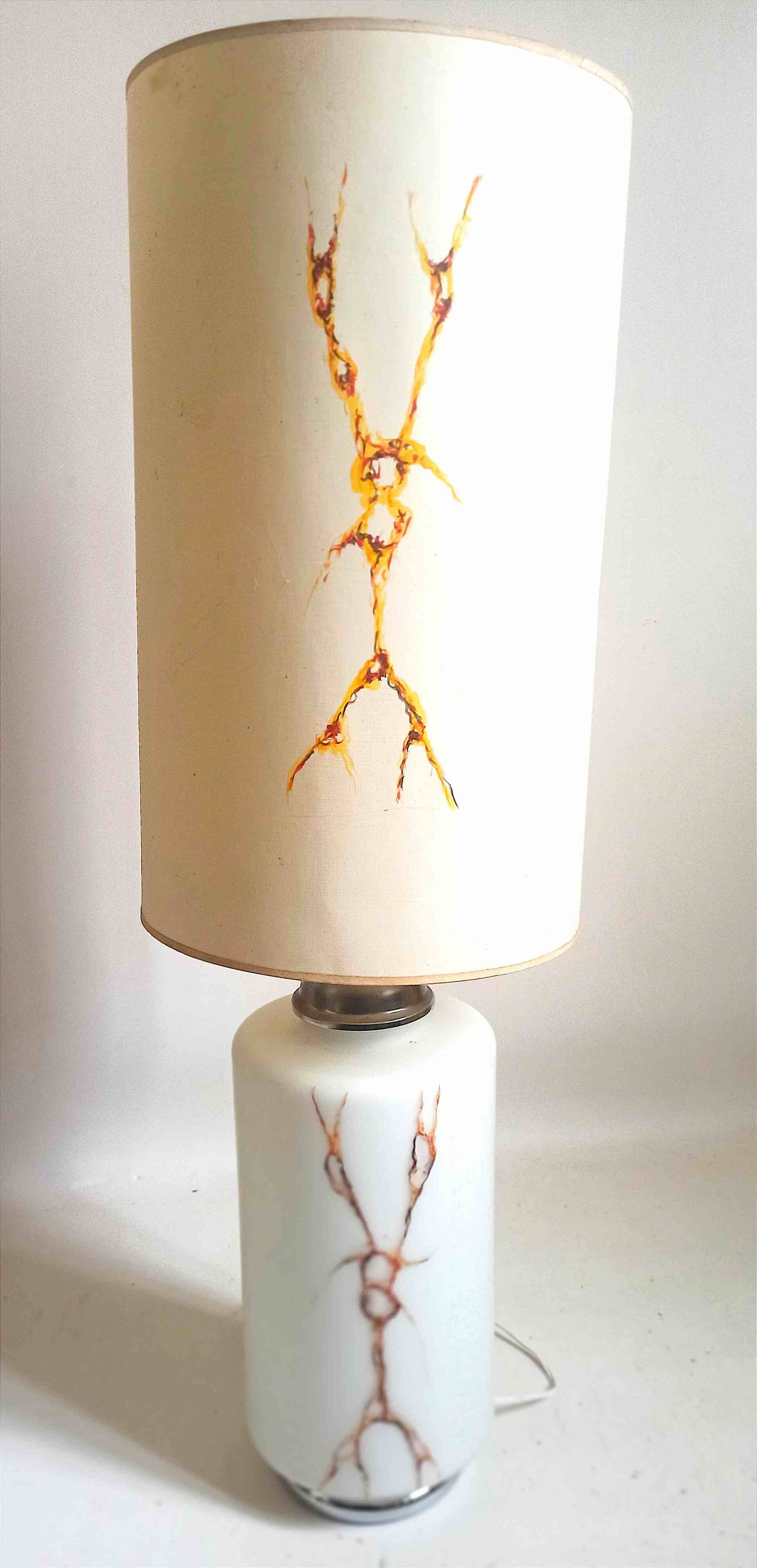 Lampe de sol double éclairage opaline blanche effet givré marbrures brunes Hauteur 95 cm