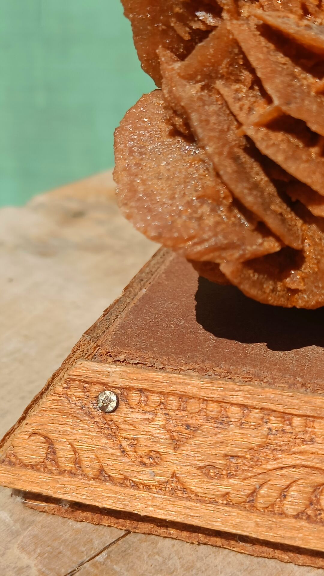 Rose des sables sur socle