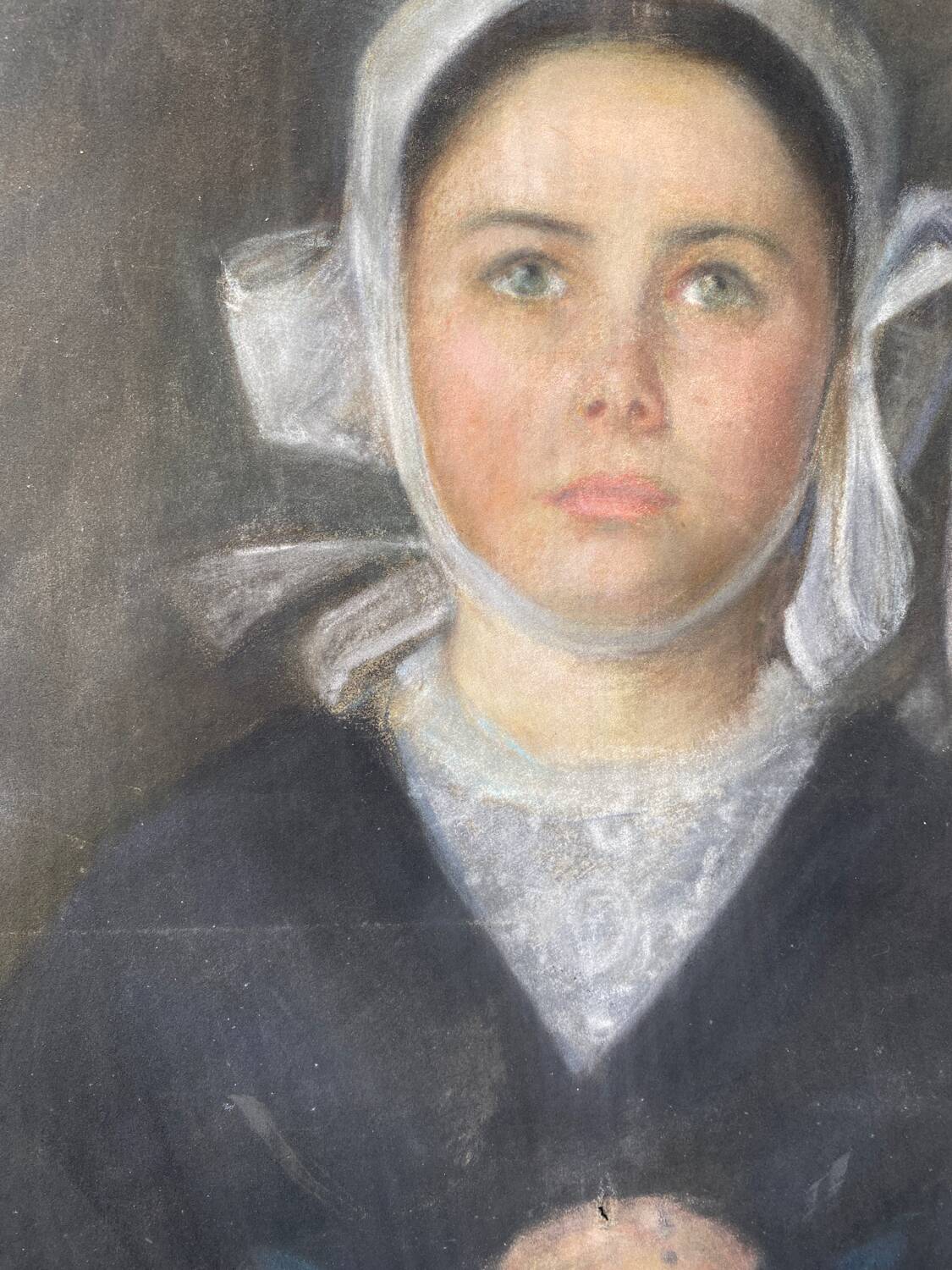 Painting young girl praying