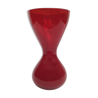 Vase en verre couleur rouge vintage