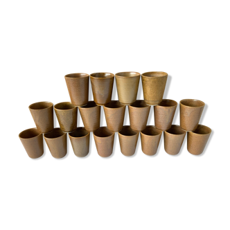 19 cups Digouin sandstone