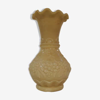 Vase en opaline