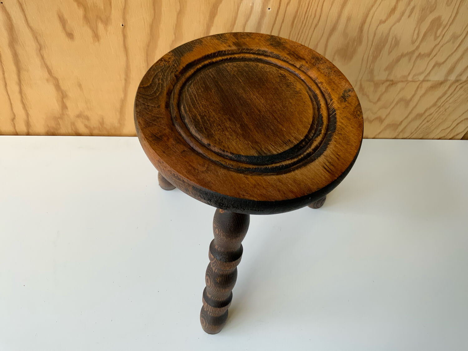 Cowherd stool