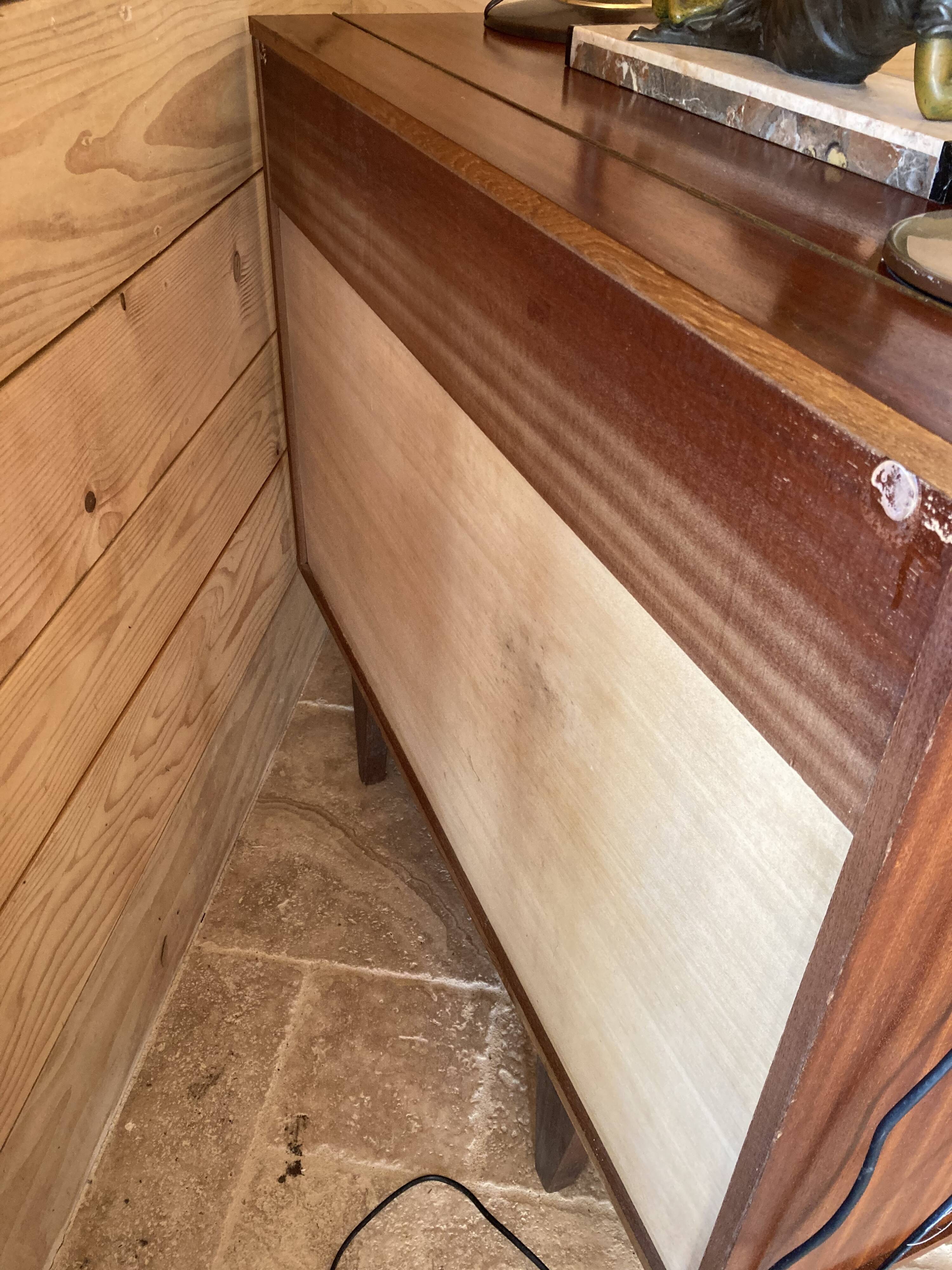 Chest of drawers / dressing table