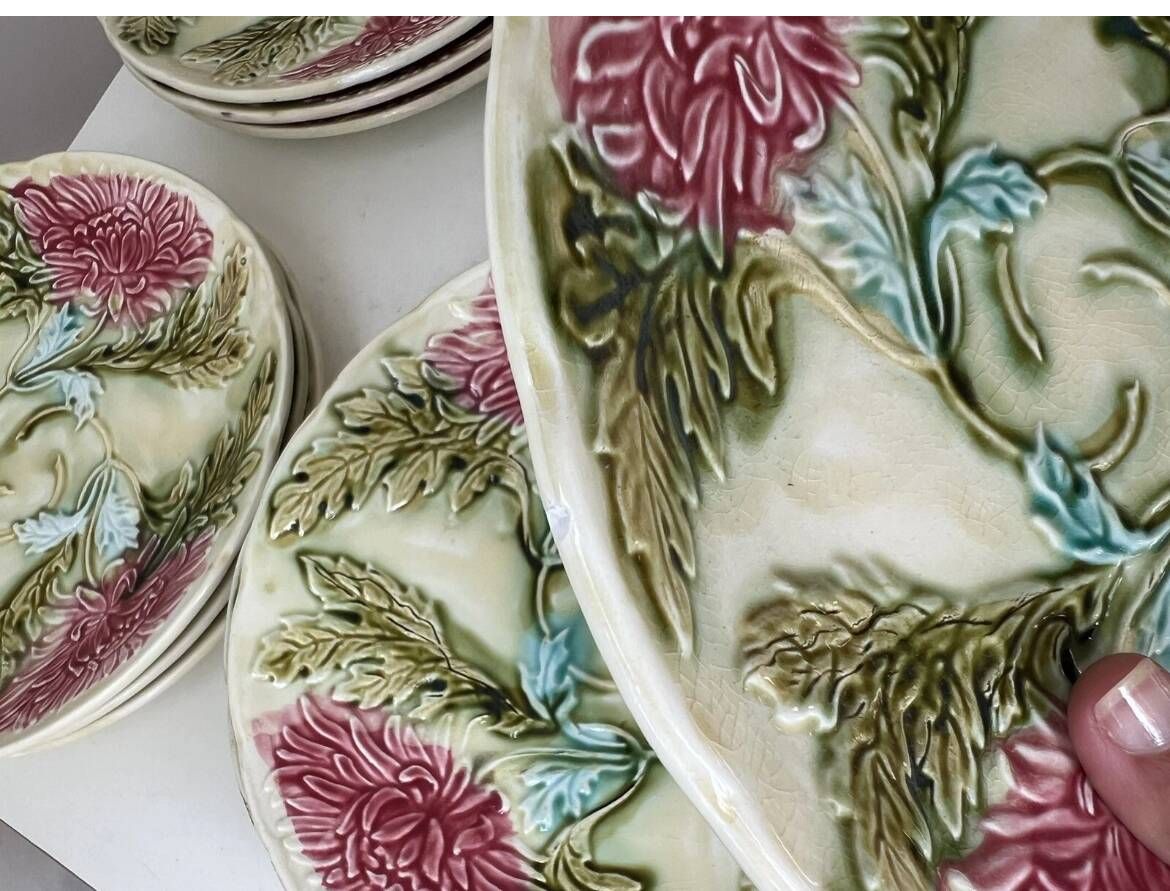 Rare Set of 16 Art Nouveau Chrysanthemum Barbotine Plates, Onnaing