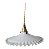 Pendant in serrated opaline