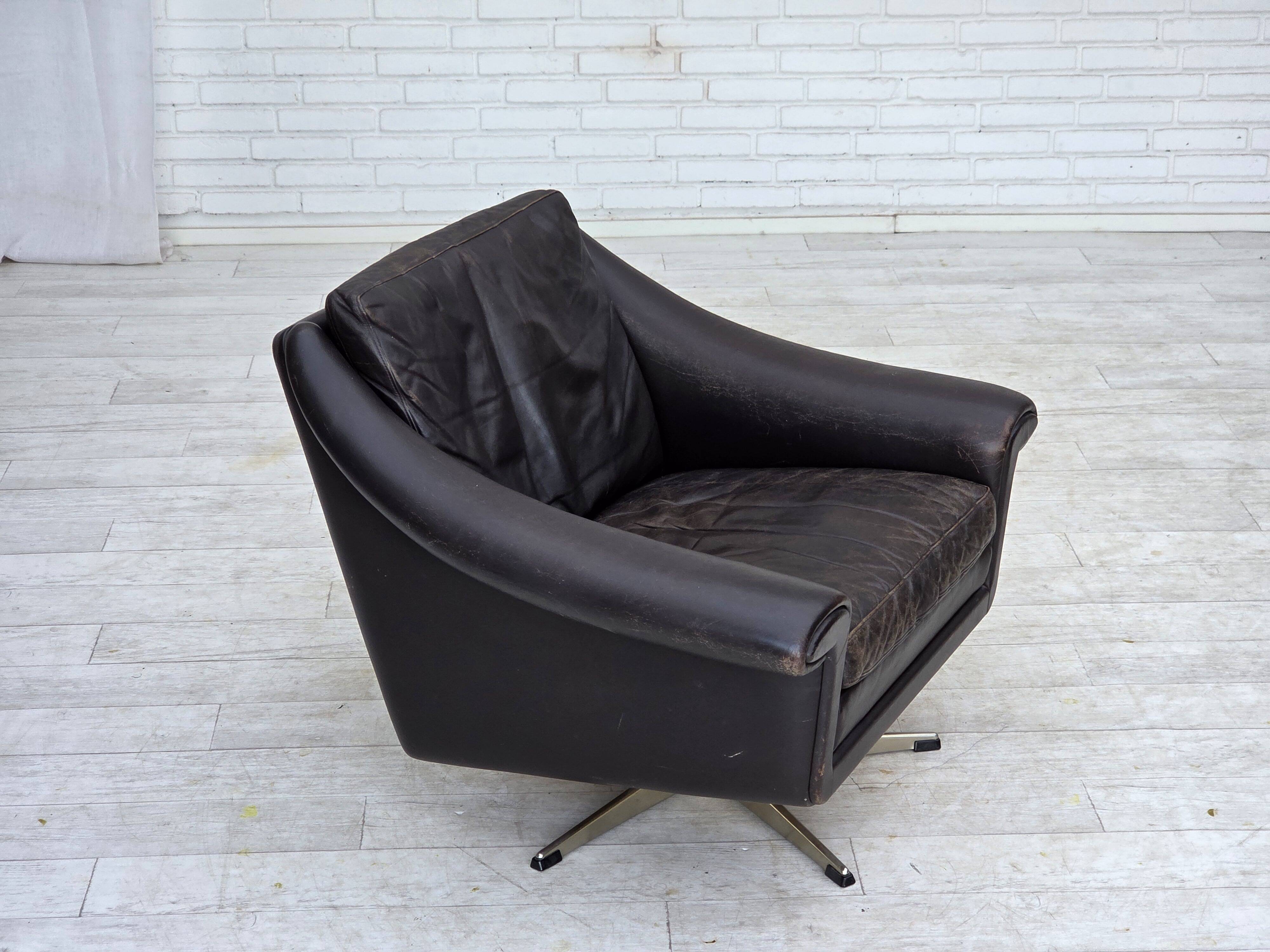 1960s, Danish swivel armchair by Aage Christensen, leather.