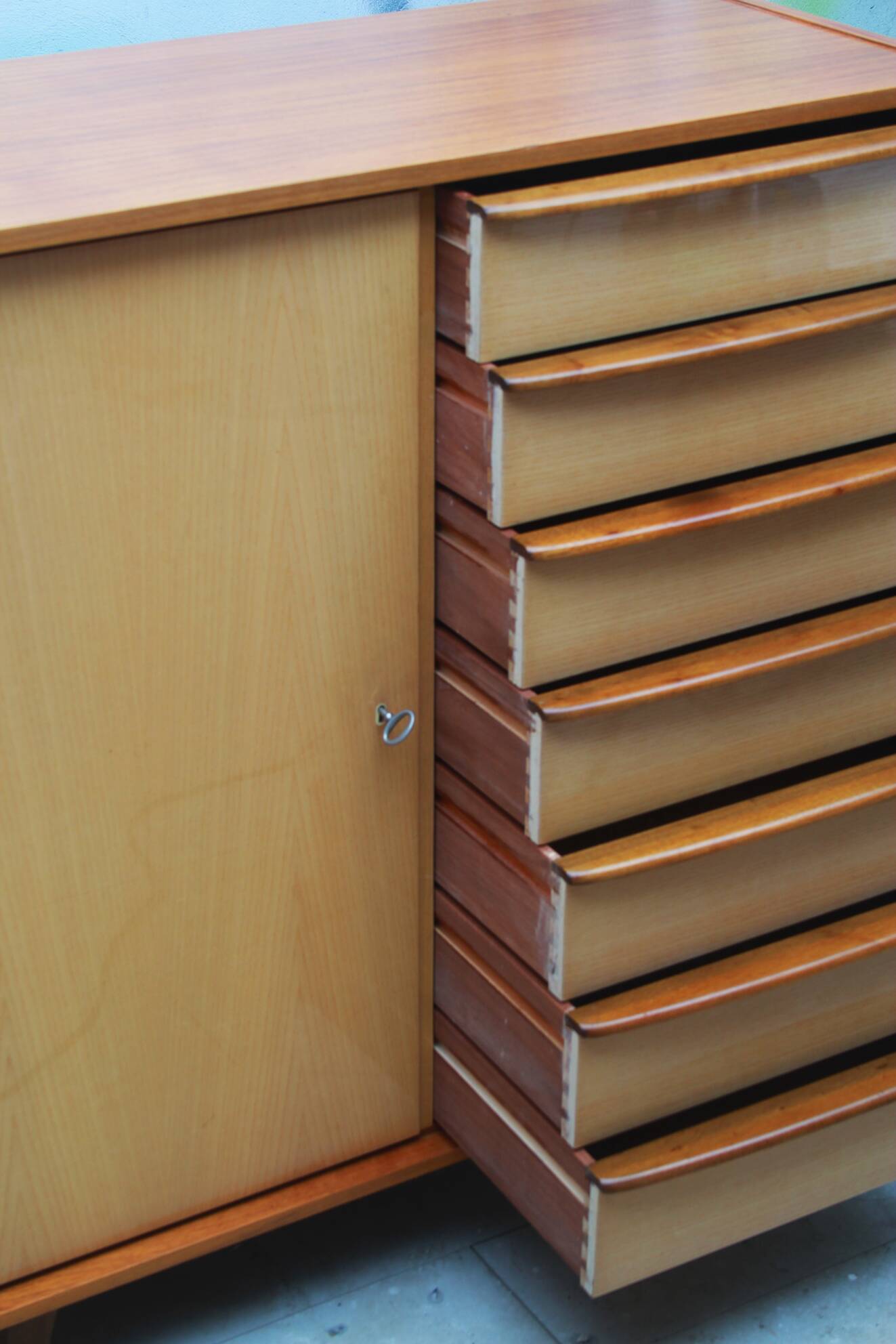 1950s chest of drawers bicolor maple/walnut