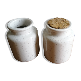 2 sandstone pots