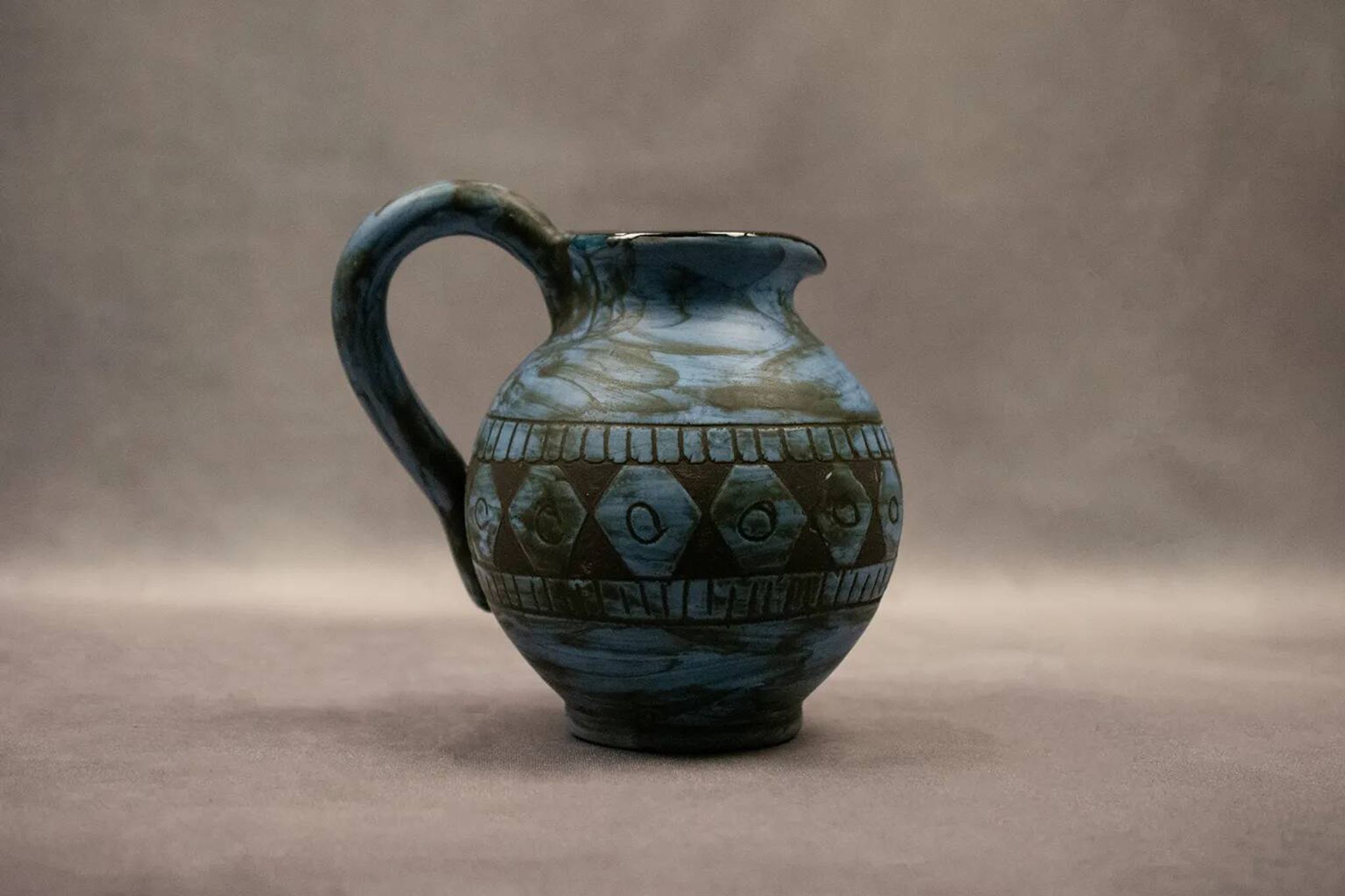 Blue ceramic pitcher with frieze by Jérôme Massier – Vallauris