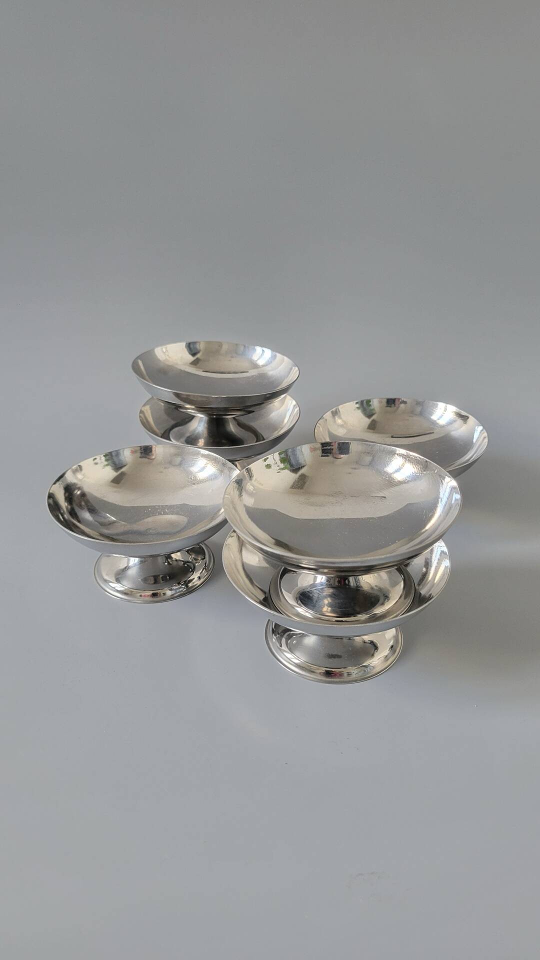 6 Stainless Steel Bowls