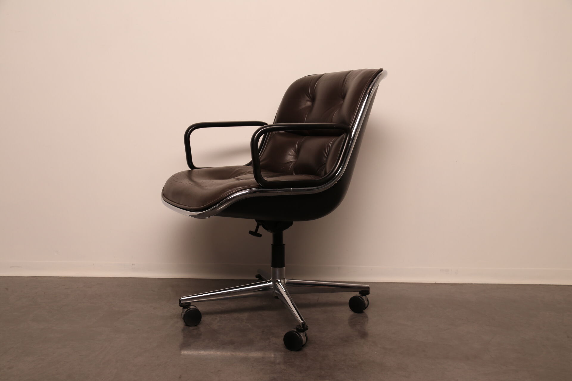 Executive office chair by Charles Pollock for Knoll - US - 1970's