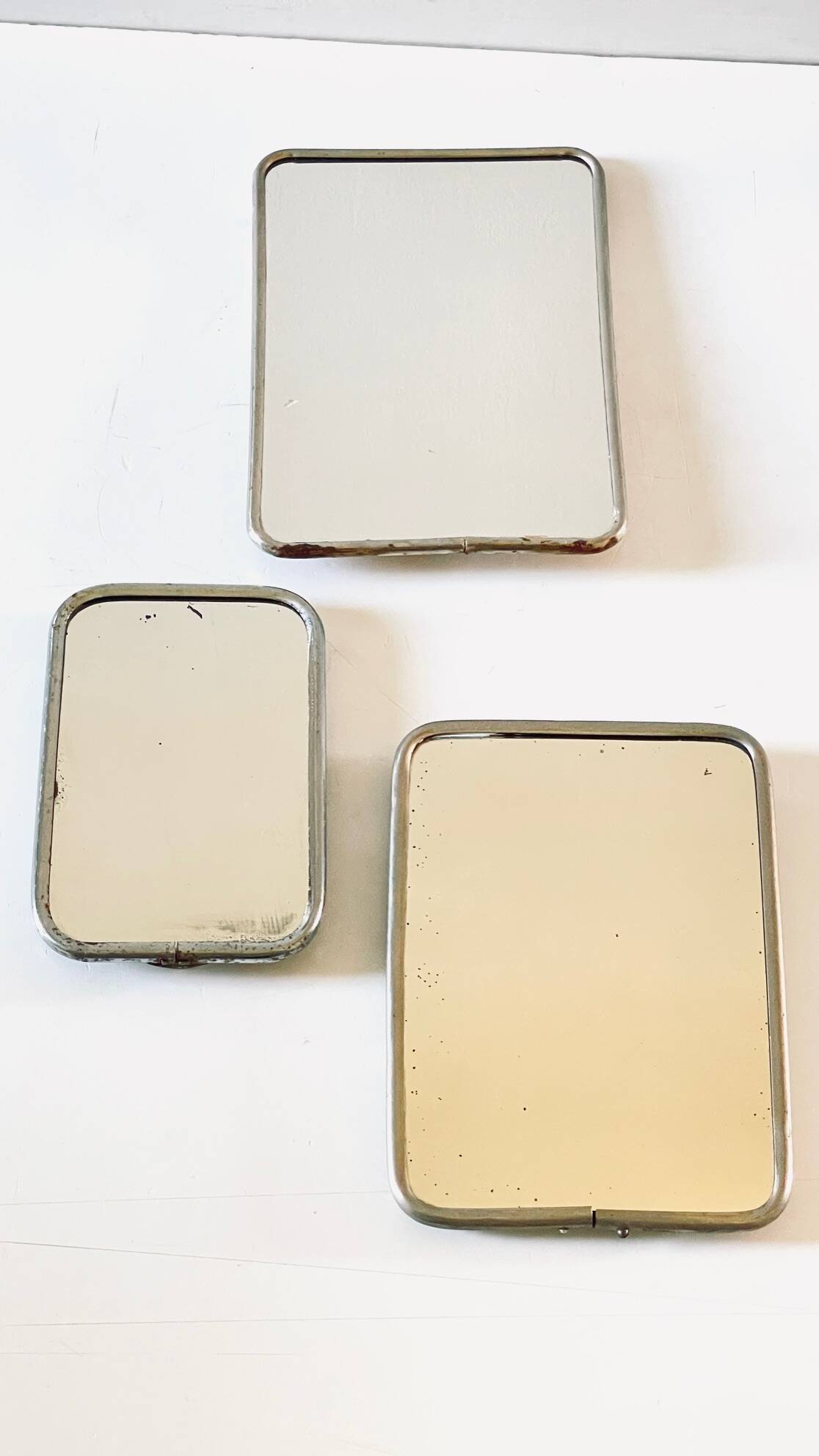 Collection de 3 miroirs barbier vintage