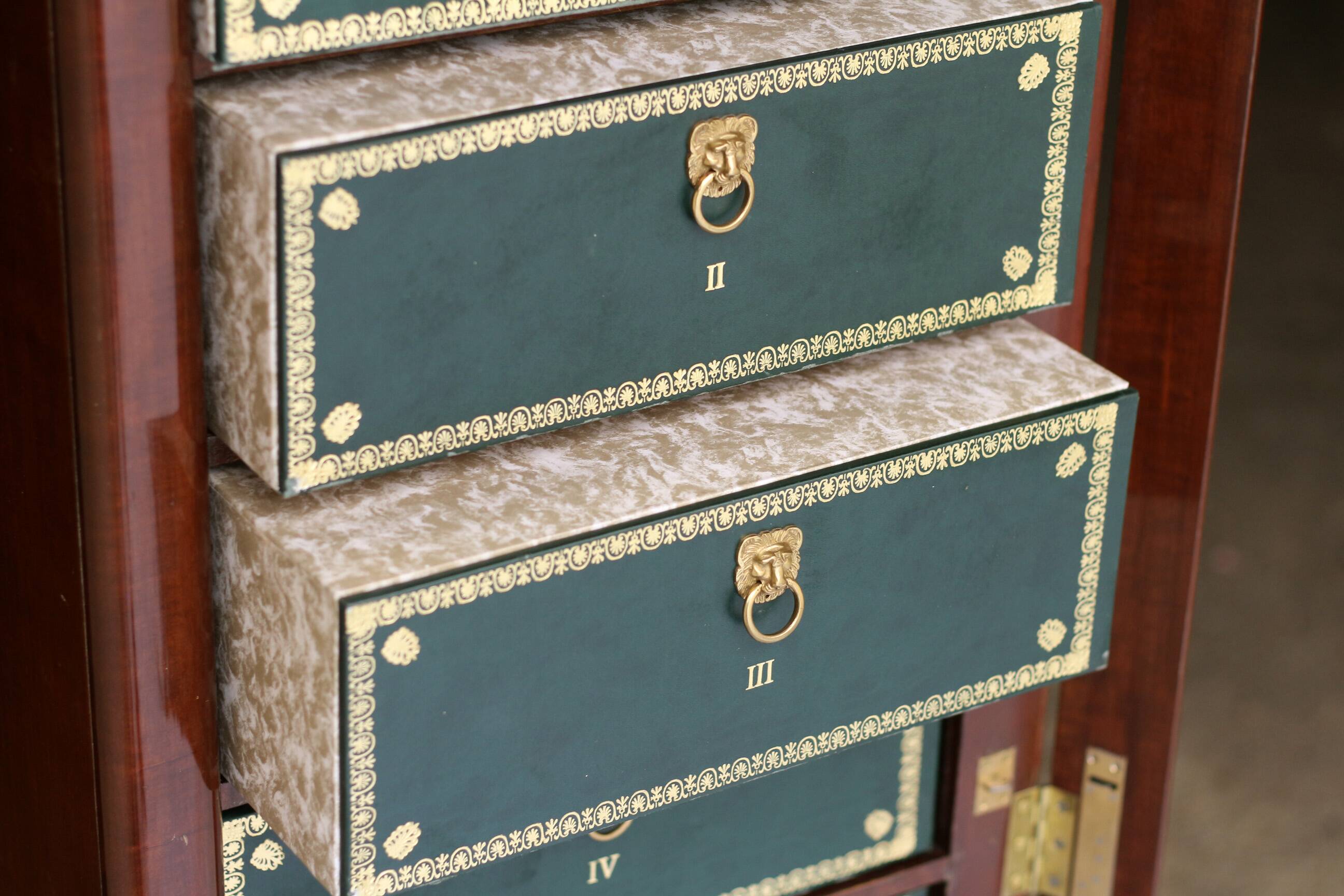 Elegant notary's cardboard box in mahogany, early 20th century.