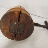 Wooden hat-wearing equalizer