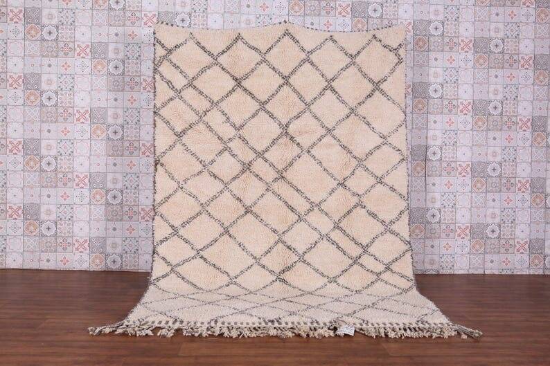 Handmade pure wool rug, size 150 x 250 cm.